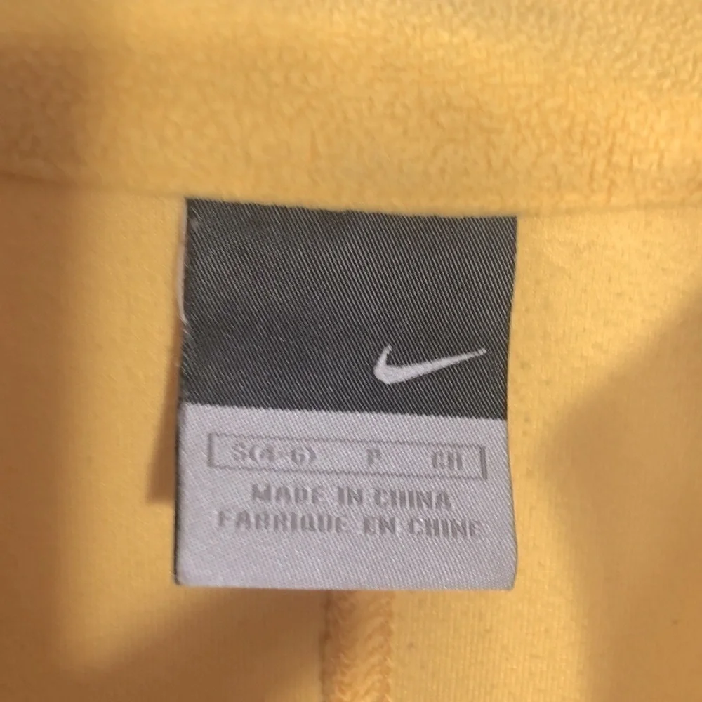 𝅺nike fleece zip up, yellow, size small, in good condition